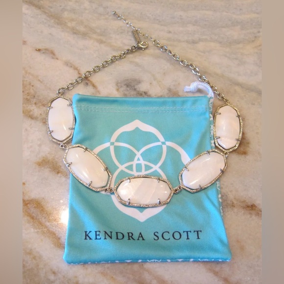 ✸Kendra Scott Valencia White Pearl Gold Tone Necklace - Picture 1 of 9